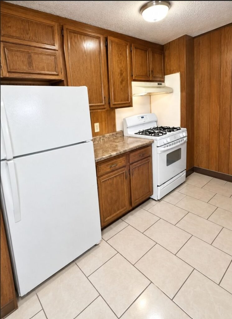 580 Campus St Unit 101, photo 3