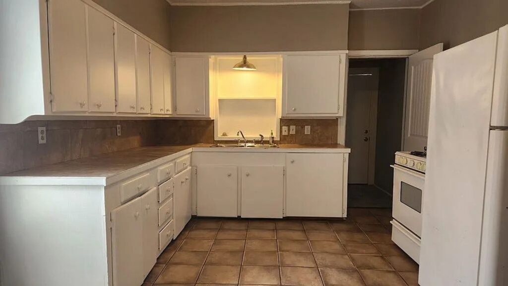 2124 AVENUE G, photo 2