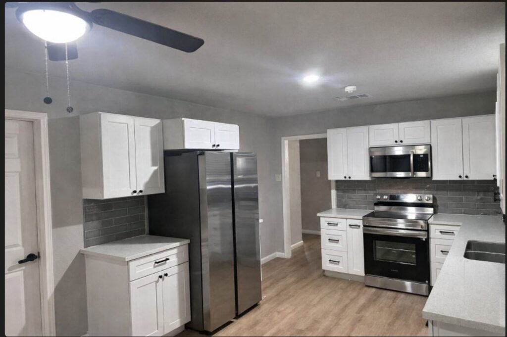 806 E Mountain St, photo 3