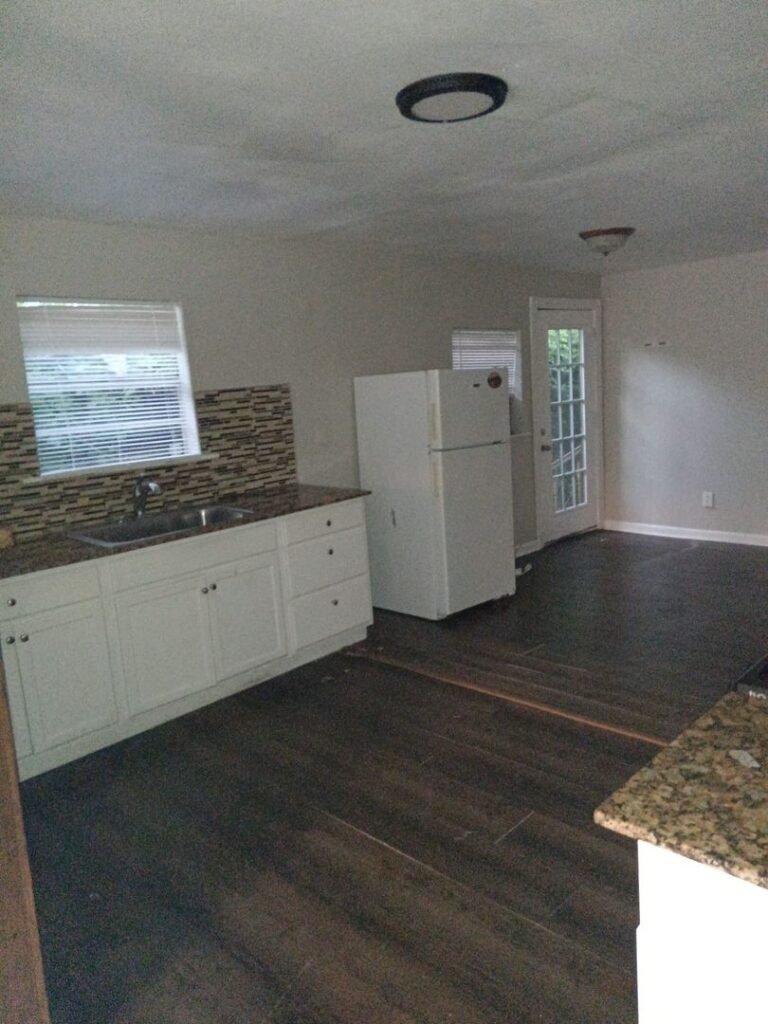 2780 Denver St, photo 3