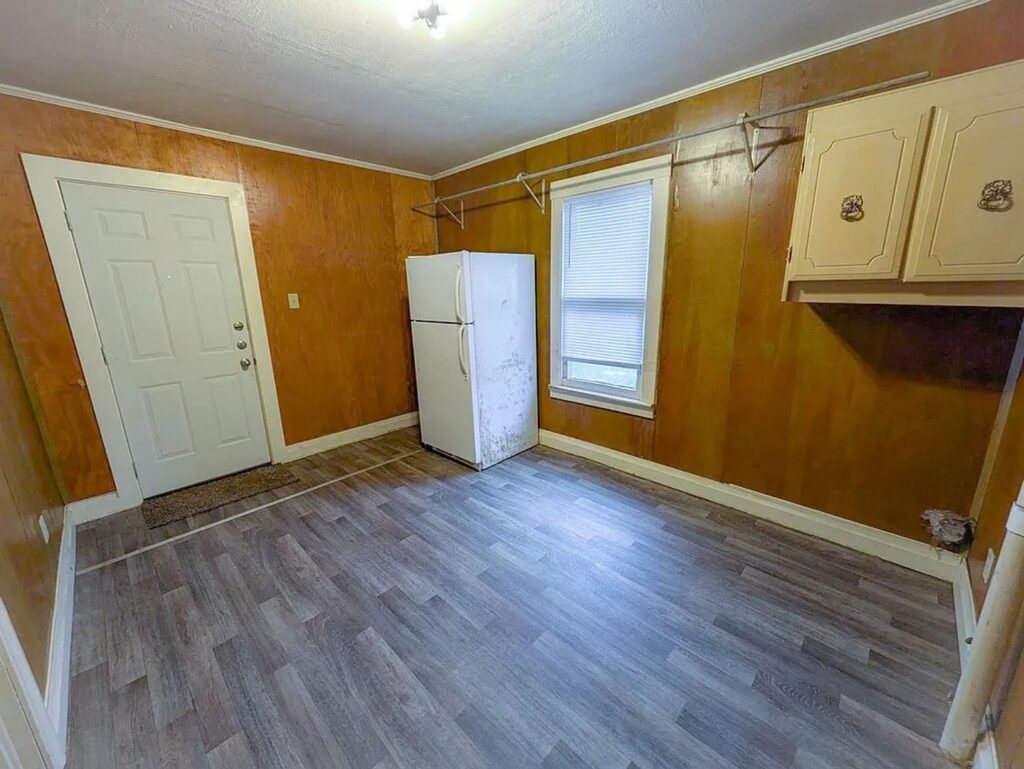1269 Oregon Ave, photo 4