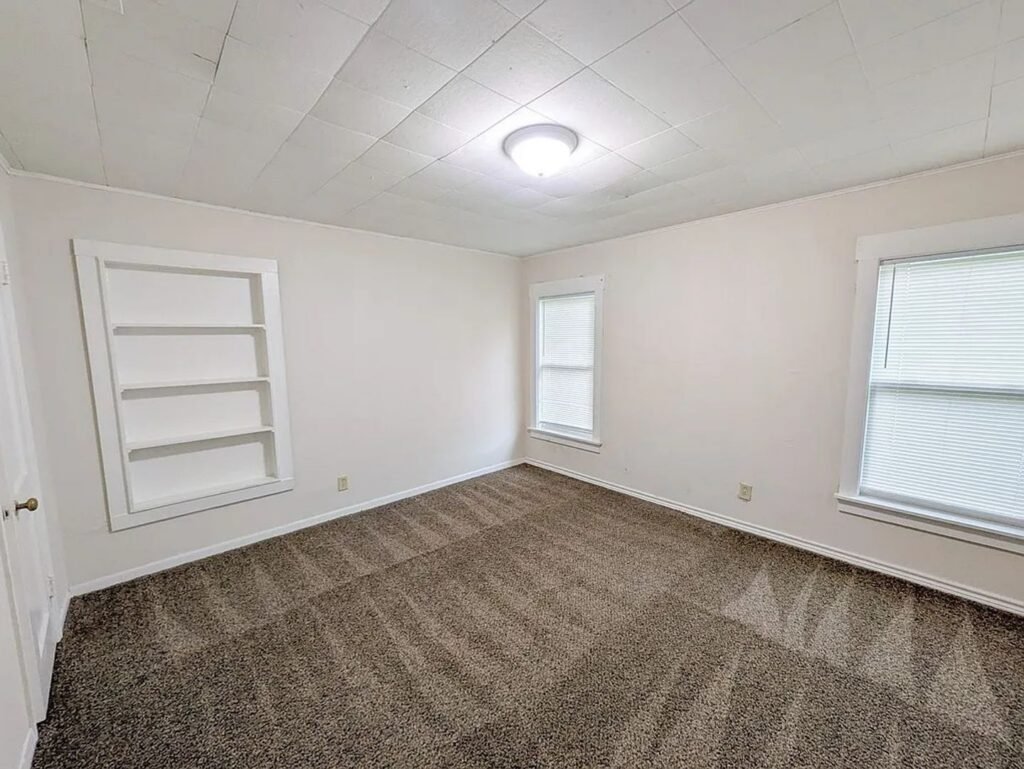 5365 E Parkway Dr, photo 5