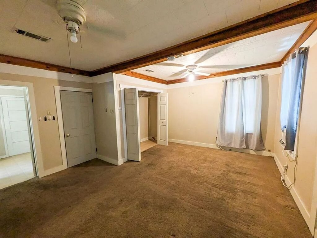 824 Llano St, photo 5