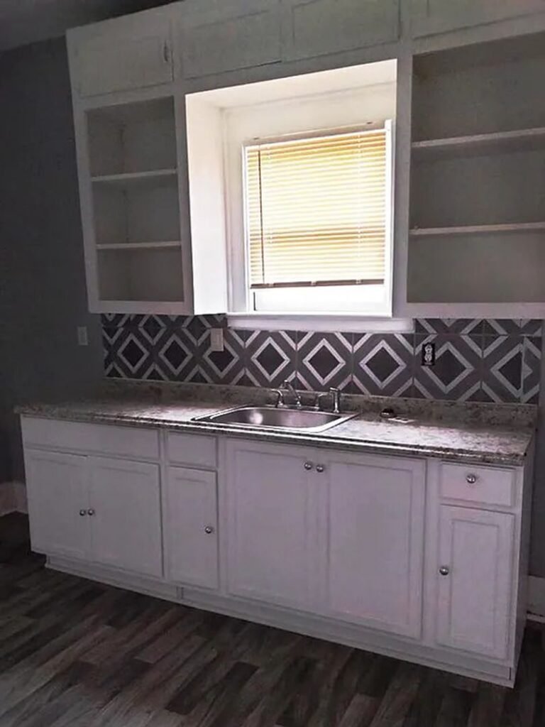 2649 Royal Ave, photo 3